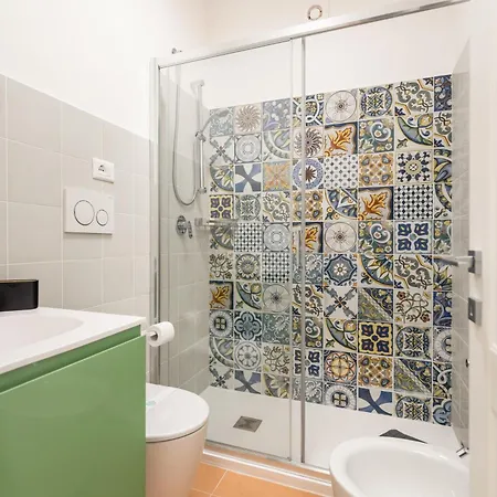 White Con Bagno Privato E Balcone Roma